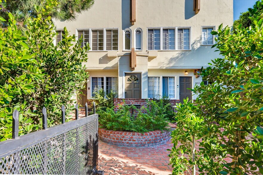 More Photos Of 822 Hayworth Ave, Los Angeles Apartments For Sale