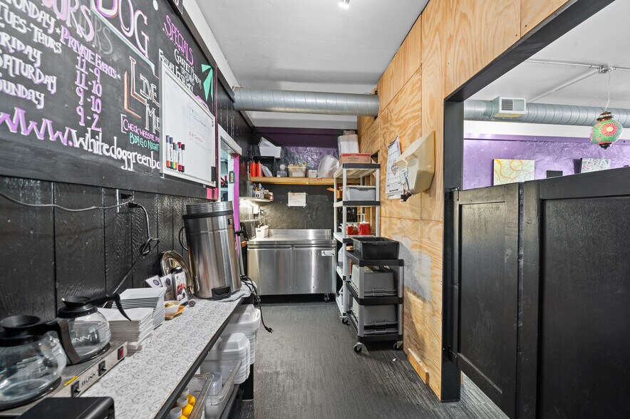 More Photos Of 201 S Broadway, Green Bay Restaurant For Sale