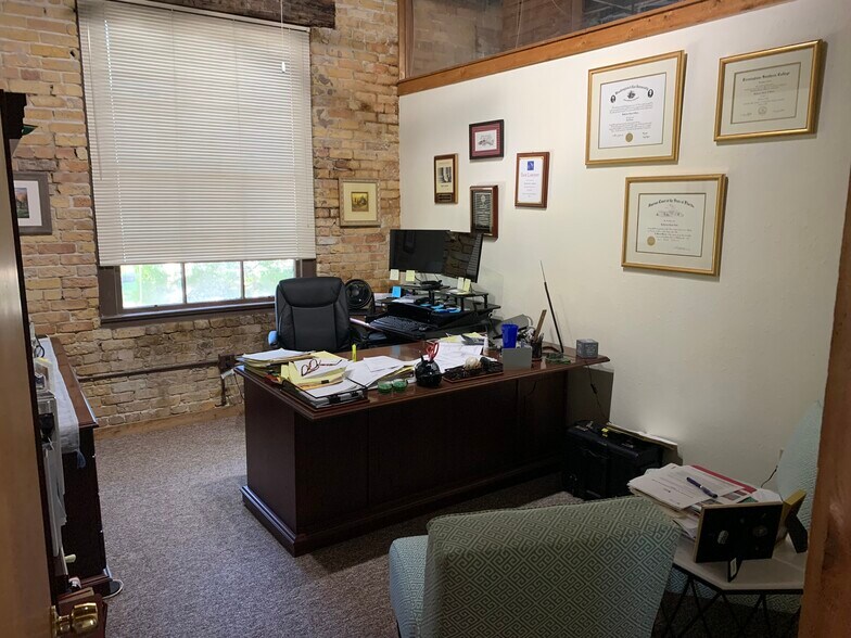 More Photos Of 2802 N Howard Ave, Tampa Loft Creative Space For Lease