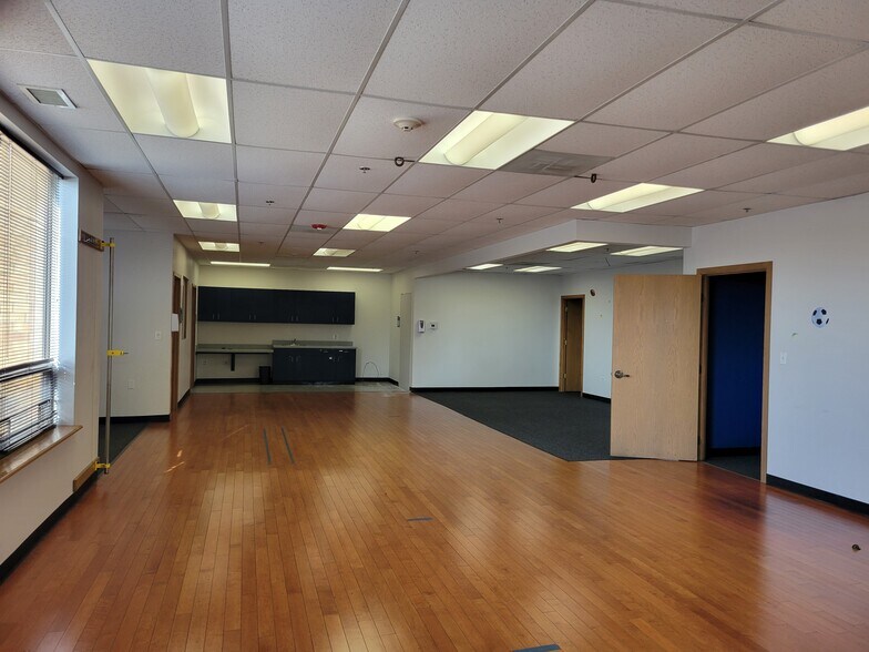 More Photos Of 3105 N Wilke Rd, Arlington Heights Medical For Lease