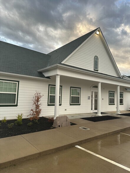 More Photos Of 711 W Bailey Boswell Rd, Saginaw Office For Lease