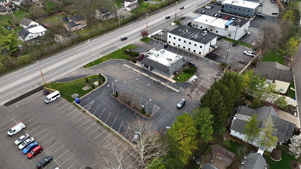 More Photos Of 2055-2081 Riverside Dr, Upper Arlington Restaurant For Sale