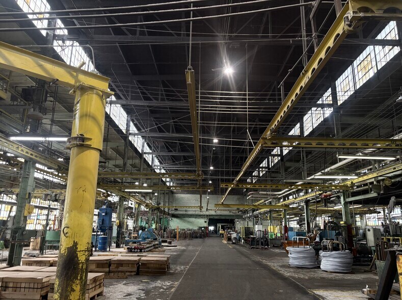 More Photos Of 100 Front St, New Brighton Warehouse For Lease