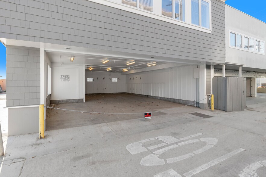 More Photos Of 1100 Highland Ave, Manhattan Beach Office For Sale