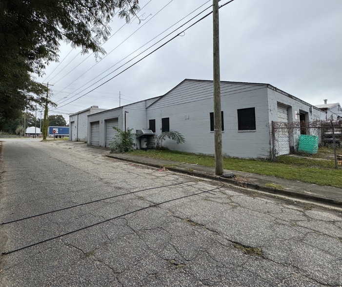 More Photos Of 4767 Rivers Ave, Charleston Warehouse For Lease