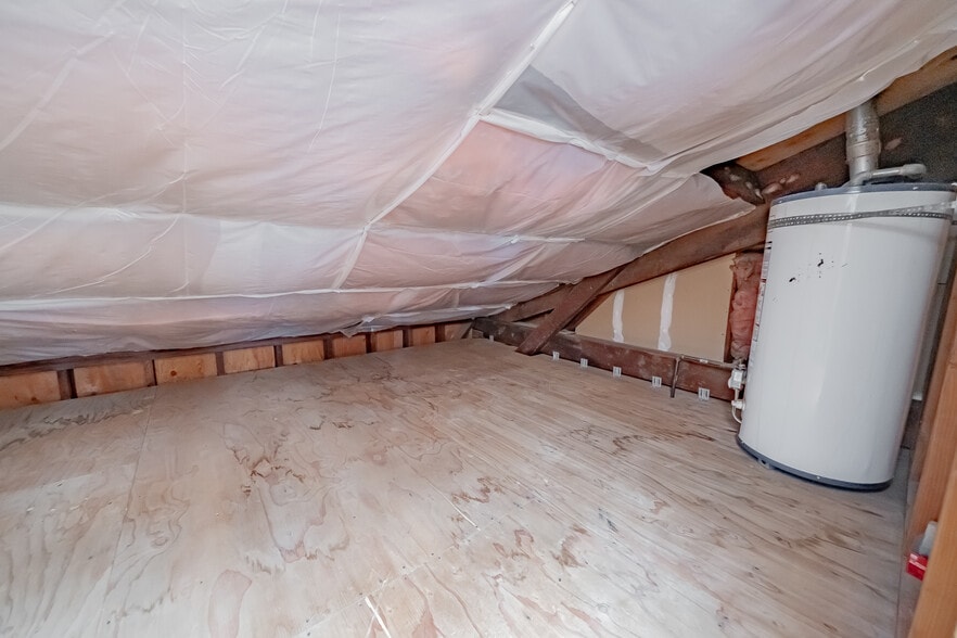 More Photos Of 2894 Ettie St, Oakland Distribution For Lease