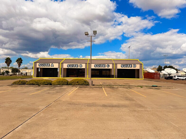 Primary Photo Of 1401 E Hackberry St, McAllen Showroom For Lease