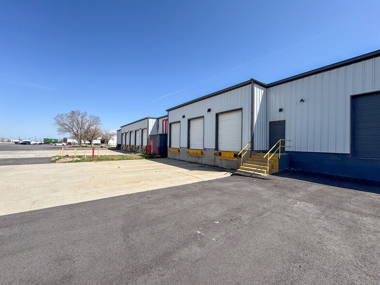 More Photos Of 225 S Lodestone Way, Tooele Warehouse For Lease