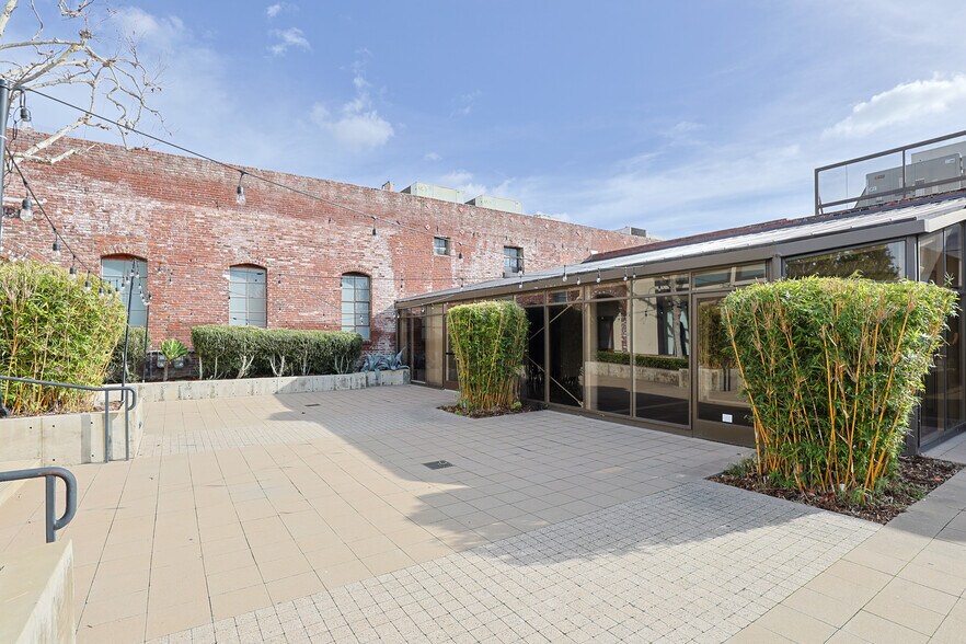 More Photos Of 42 S Pasadena Ave, Pasadena Office For Lease