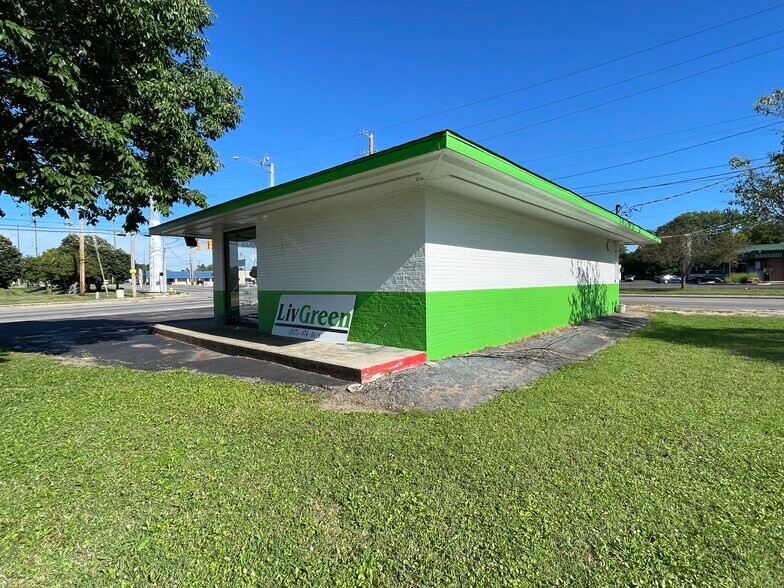 More Photos Of 5970 S Madison Ave, Indianapolis Freestanding For Sale