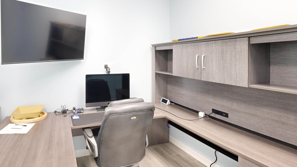 More Photos Of 2151 Consulate Dr, Orlando Loft Creative Space For Sale