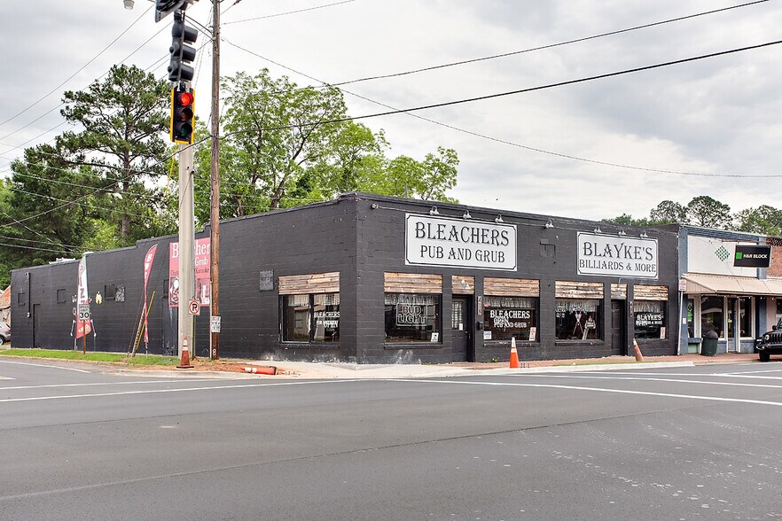 More Photos Of 418 Washington St, Chattahoochee Storefront For Sale