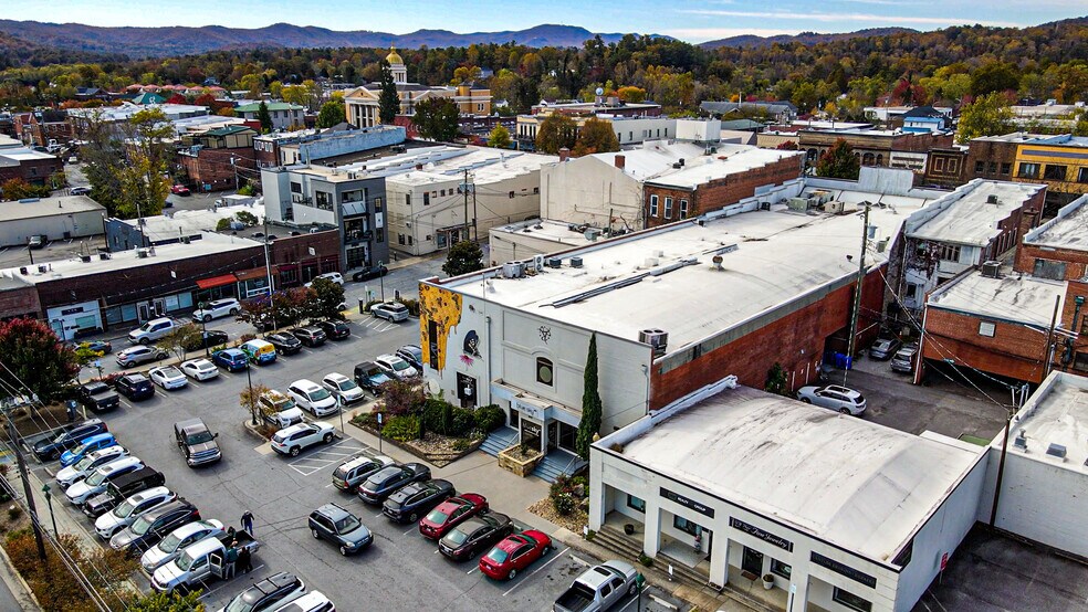More Photos Of 317 N King St, Hendersonville Medical For Sale