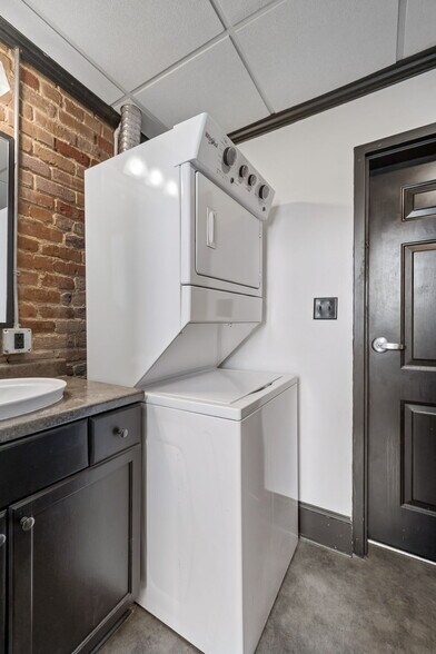 More Photos Of 217 E Deadrick St, Jackson Apartments For Sale