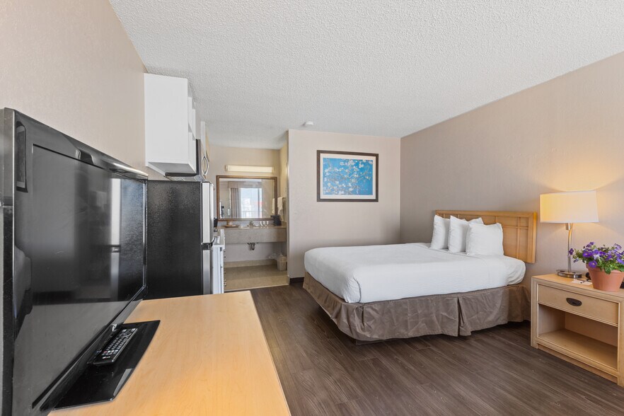 More Photos Of 1400 W Tunnel Blvd, Houma Hotel For Lease