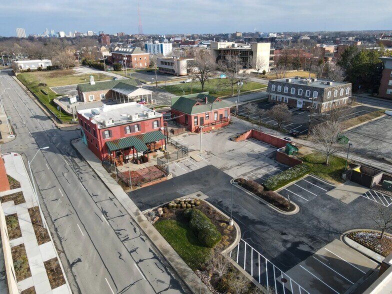 More Photos Of 917 W 44th St, Kansas City Restaurant For Sale