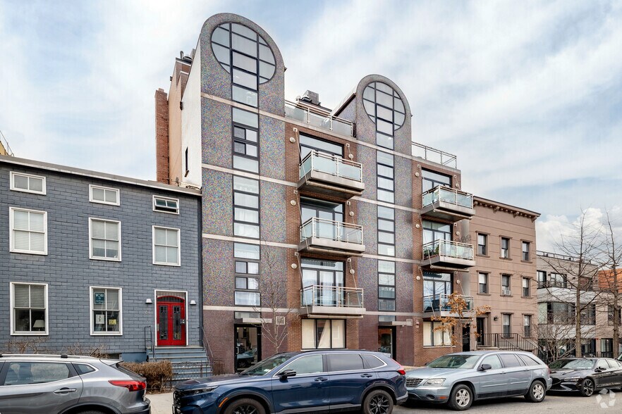 Primary Photo Of 80-82 Adelphi St, Brooklyn Apartments For Sale