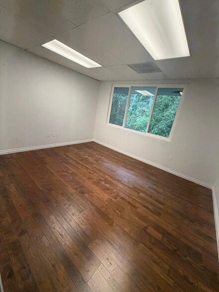 More Photos Of 5610 Kitsap Way, Bremerton Specialty For Lease