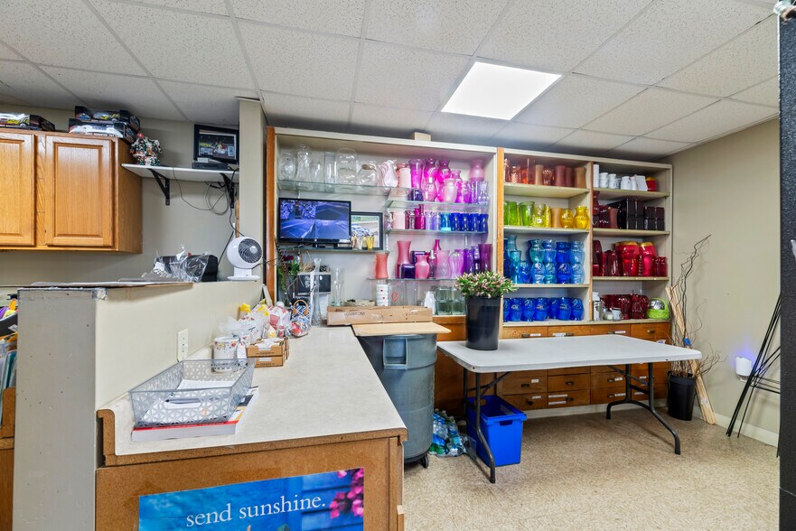 More Photos Of 136 Stelton Rd, Piscataway Freestanding For Lease