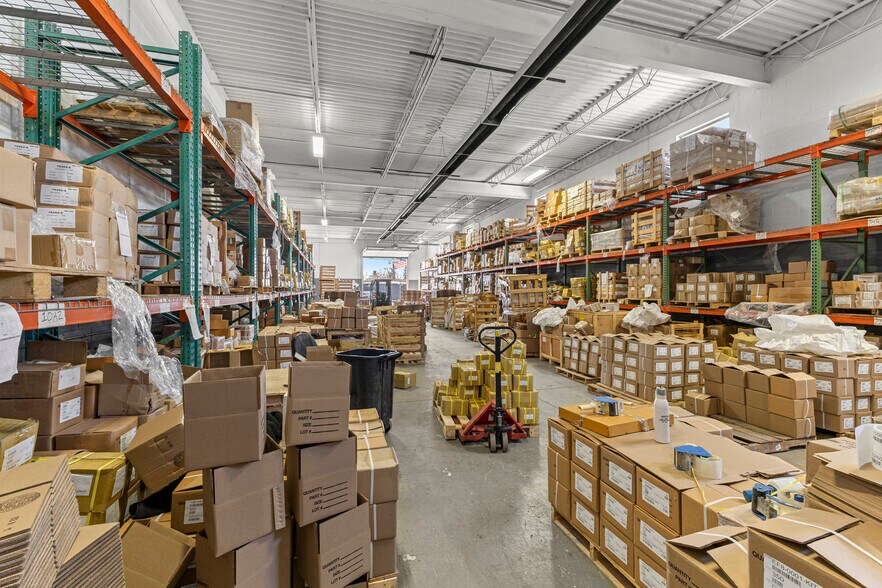 More Photos Of 32639-32645 Industrial Rd, Garden City Warehouse For Sale