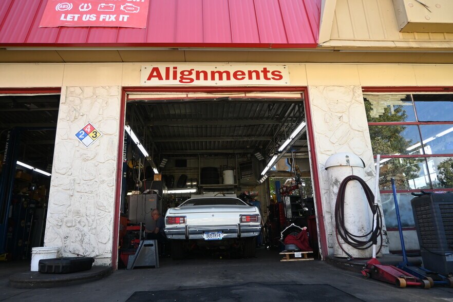 More Photos Of 1200 W Littleton Blvd, Littleton Service Station For Sale