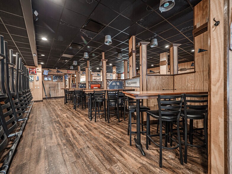 More Photos Of 401 Walker Dr, Henderson General Retail For Sale