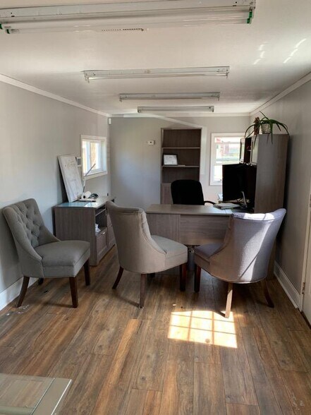 More Photos Of 4242 Indianapolis Blvd, East Chicago Auto Dealership For Sale