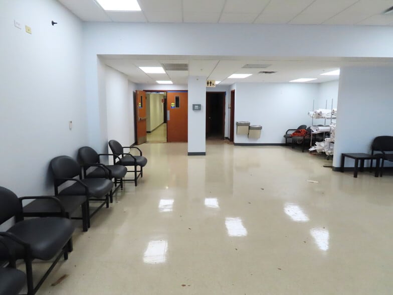 More Photos Of 2709 Hospital Blvd, Grand Prairie Hospital For Lease