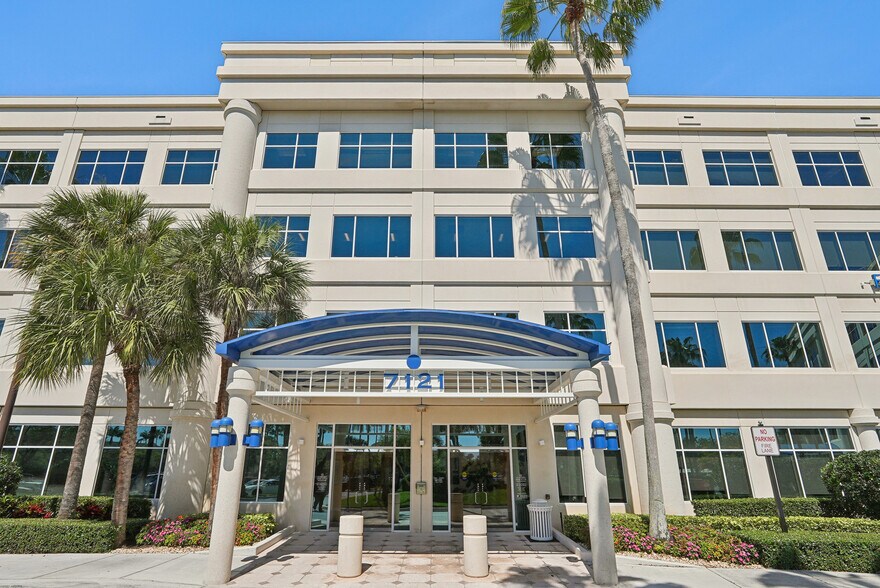 More Photos Of 7108-7121 Fairway Dr, Palm Beach Gardens Unknown For Lease