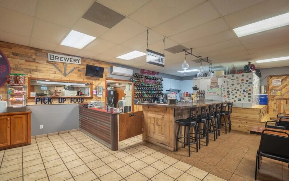 More Photos Of 1107 Cherokee Ave, Seneca Restaurant For Sale