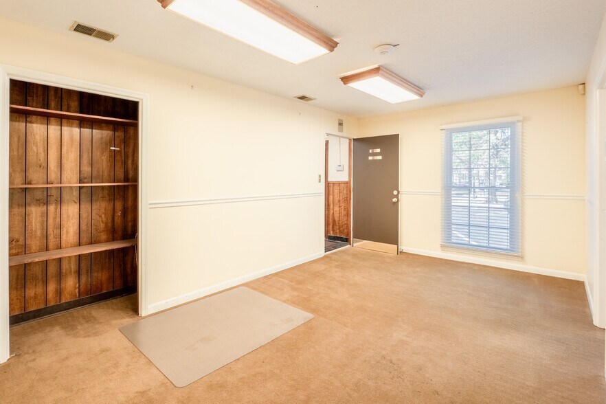 More Photos Of 306 Laurens St NW, Aiken Office For Lease