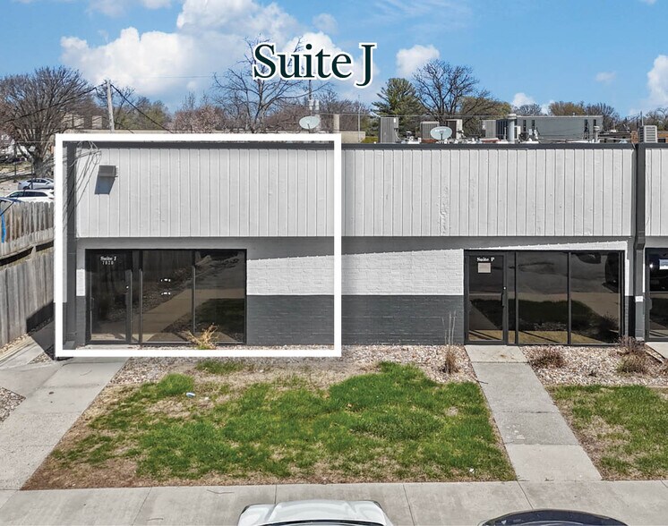 More Photos Of 7020 Douglas Ave, Urbandale Storefront For Lease