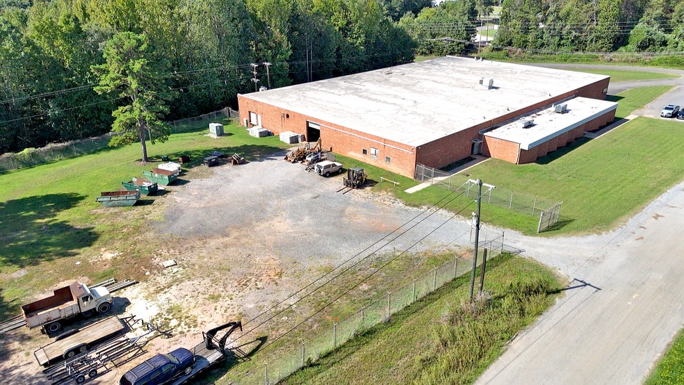 More Photos Of 108 Chicksaw Rd, Gastonia Manufacturing For Sale