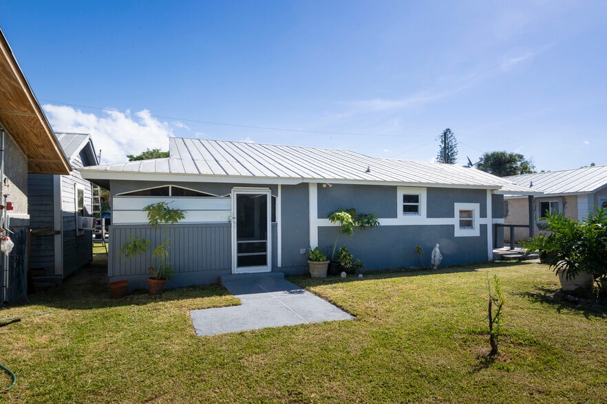 More Photos Of 433 Se Lake St, Stuart Apartments For Sale