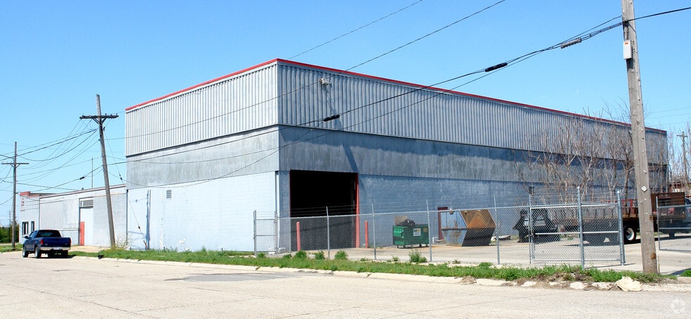 More Photos Of 1590 Madison Ave SE, Grand Rapids Warehouse For Sale
