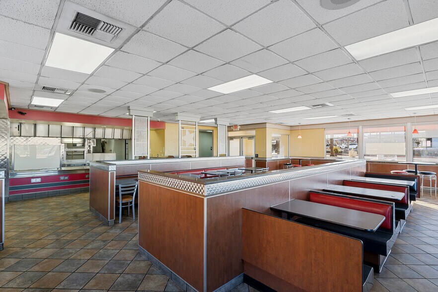 More Photos Of 607 W Craig Rd, North Las Vegas Fast Food For Sale