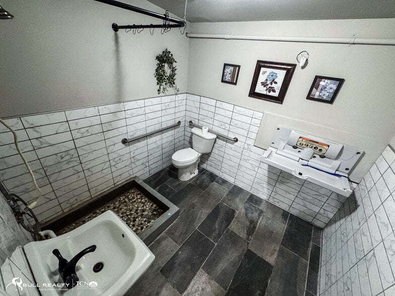 More Photos Of 348 Highway 9 S, Dawsonville Lodge Meeting Hall For Sale