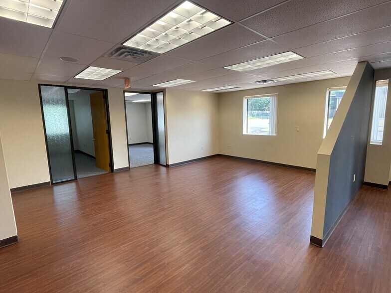 More Photos Of 41 Sequin Dr, Glastonbury Flex For Lease