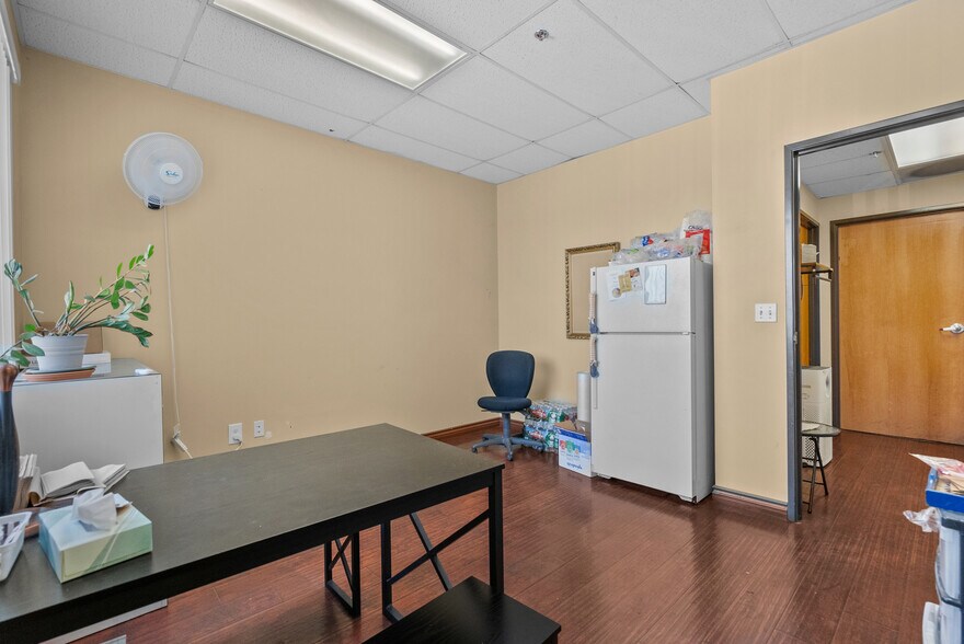 More Photos Of 28041 Smyth Dr, Valencia Light Manufacturing For Lease