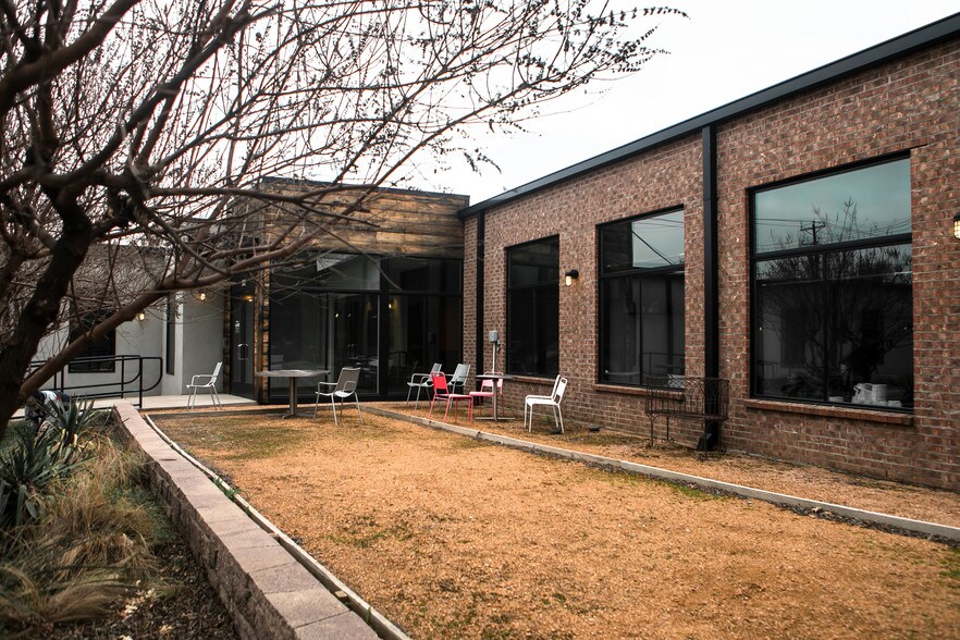 More Photos Of 262 Carroll St, Fort Worth Office For Lease