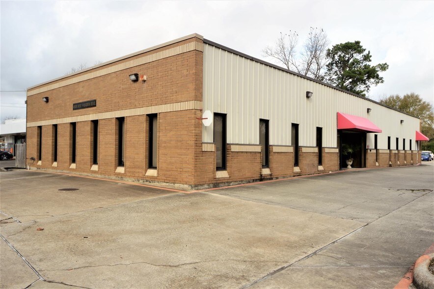 More Photos Of 4909 W Pasadena Blvd, Deer Park Office For Sale