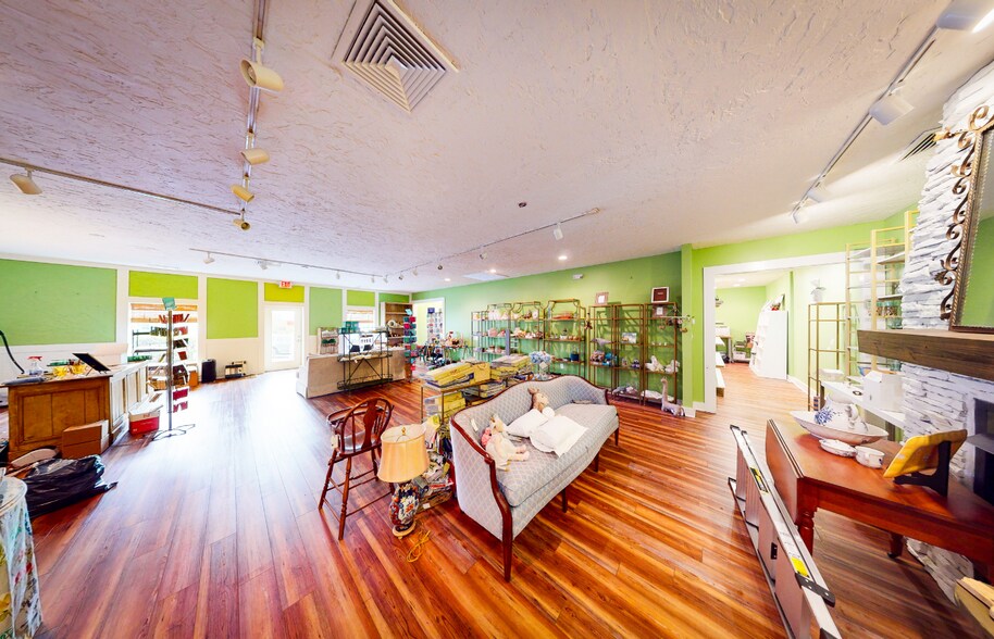 More Photos Of 3117 Franklin Rd SW, Roanoke Storefront For Lease