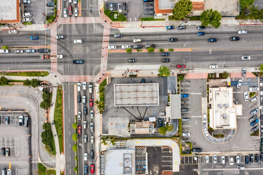 More Photos Of 8510 Rosecrans Ave, Paramount Service Station For Sale