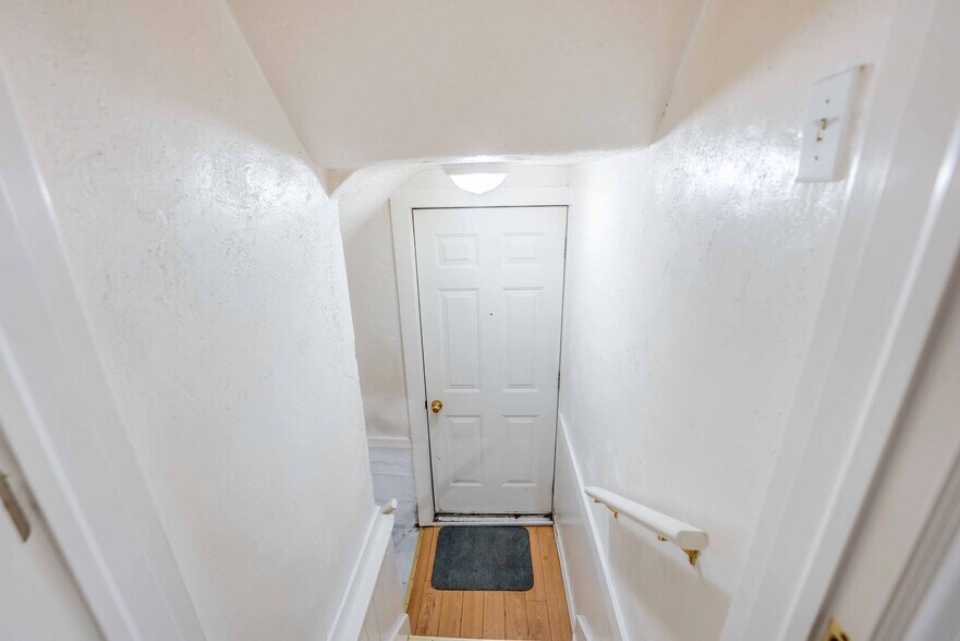 More Photos Of 5371 Huron St, Niagara Falls Apartments For Sale