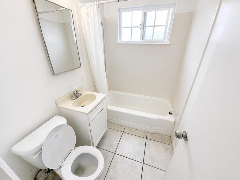 More Photos Of 1124 E 20th St, Oakland Apartments For Sale