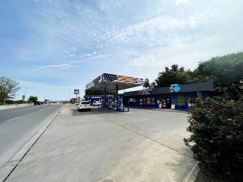More Photos Of 525 Ben White Blvd W, Austin Convenience Store For Lease