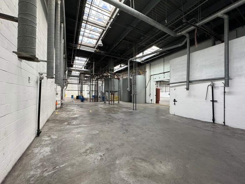 More Photos Of 110 Pomponio Ave, South Plainfield Manufacturing For Sale