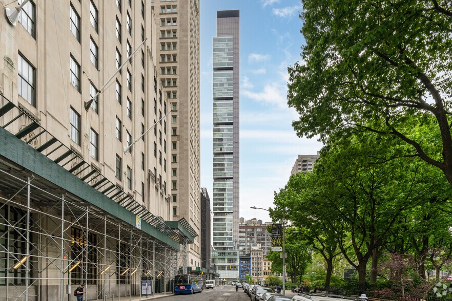 More Photos Of 23 E 22nd St, New York Apartments For Lease