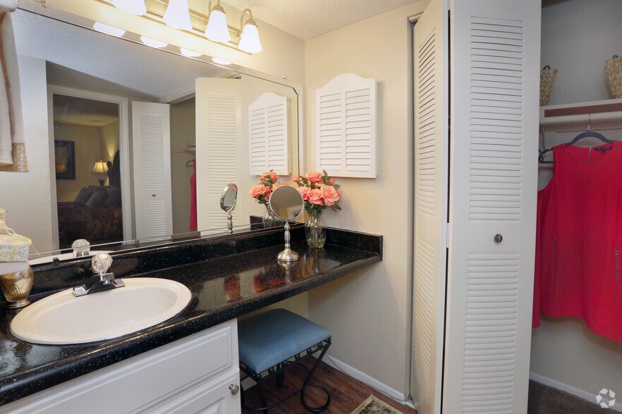More Photos Of 5473 27th St S, Saint Petersburg Apartments For Sale