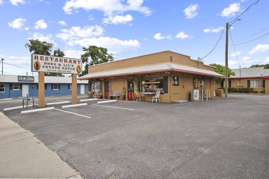 Primary Photo Of 635 S Woodland Blvd, Deland Restaurant For Sale